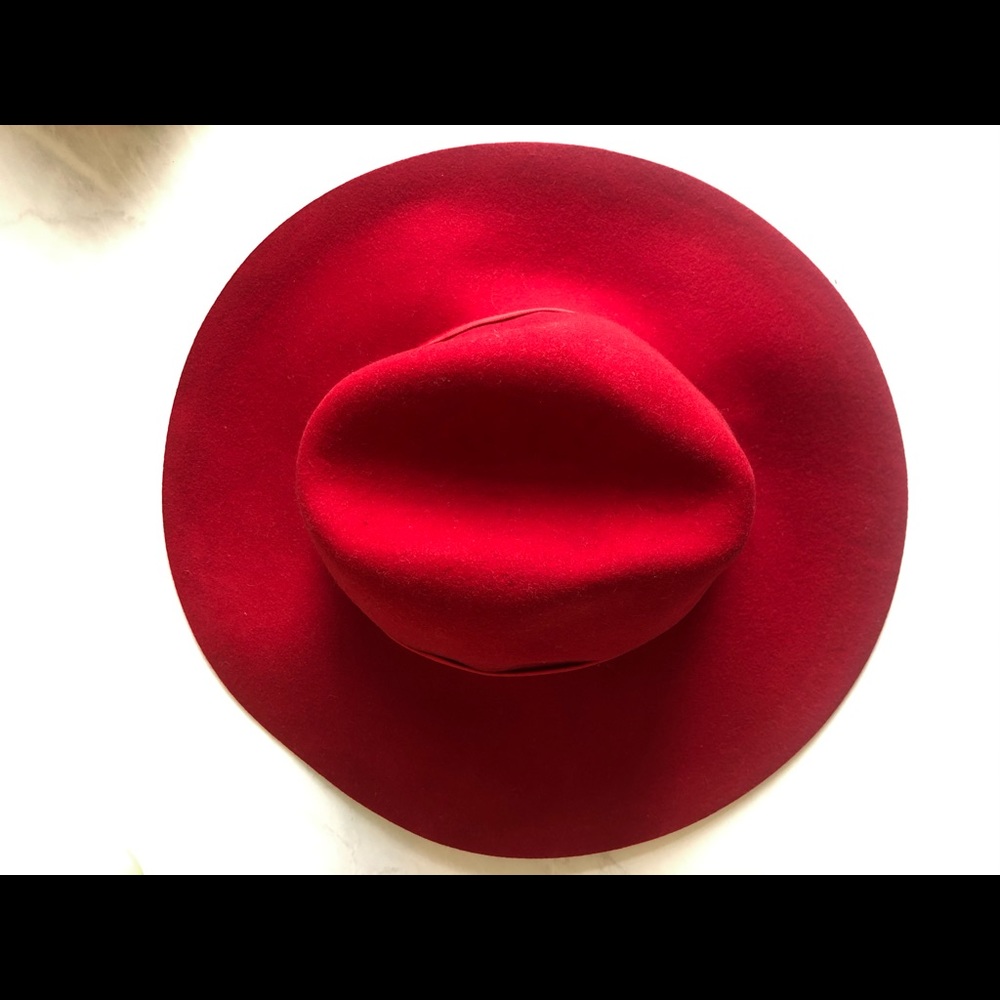 Zara wide brim red hat